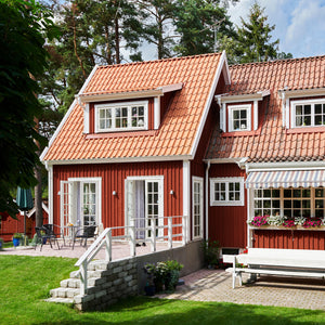 Utomhus färgprov i kulören Nordsjö Red